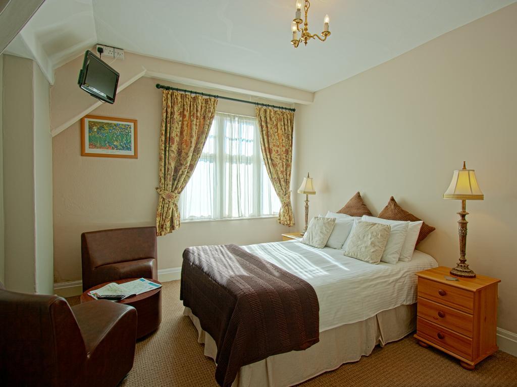 Monties Guest House - Adults ONLY Bowness-on-Windermere Extérieur photo